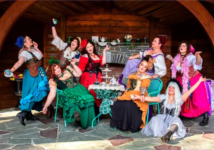 The Harlot Queens
